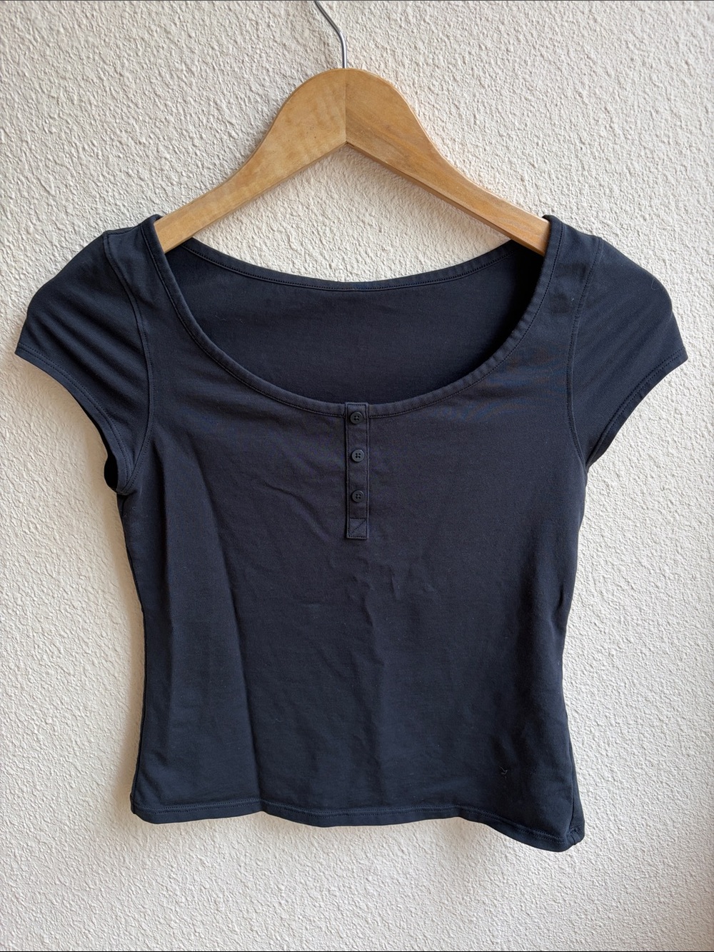 LuluLemon Classic Scoop Neck Short Sleeve Top - Black